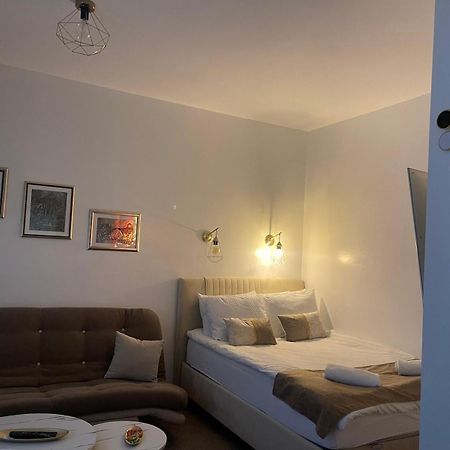 Lily Apartmani SJJ Eksteriør billede