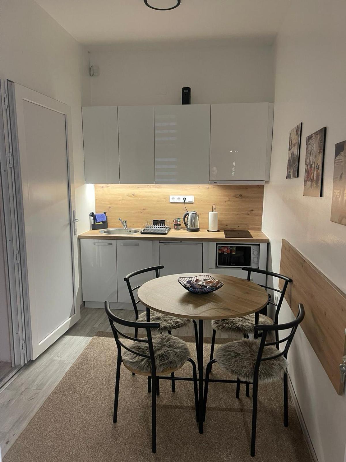 Lily Apartmani SJJ Eksteriør billede